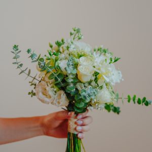 Buchet floral pentru domnișoara de onoare