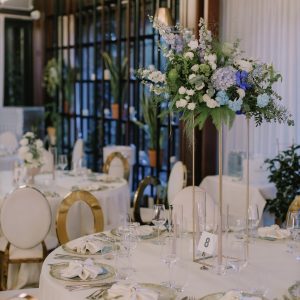 Aranjament floral gardening, pe suport rectangular